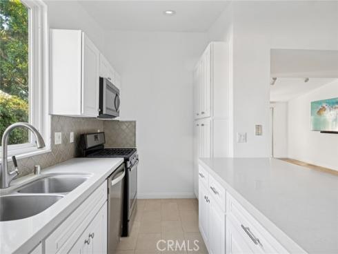 305 Nassau Road, Costa Mesa, CA