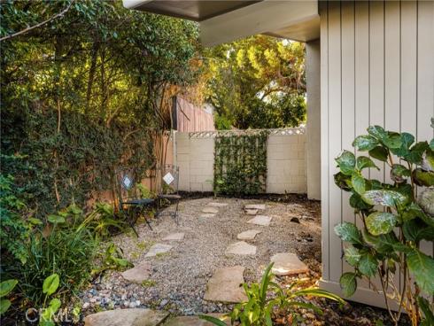 337 Vista Baya , Costa Mesa, CA