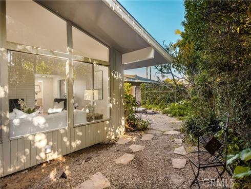 337 Vista Baya , Costa Mesa, CA