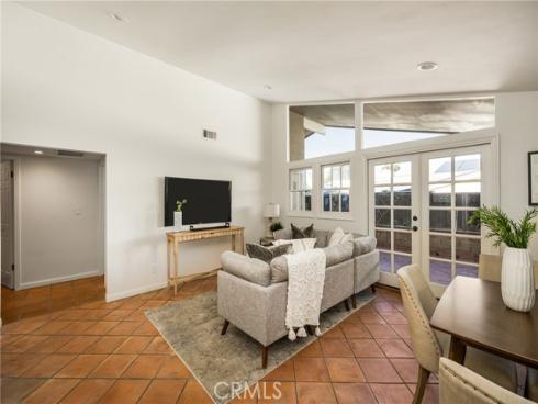 337 Vista Baya , Costa Mesa, CA