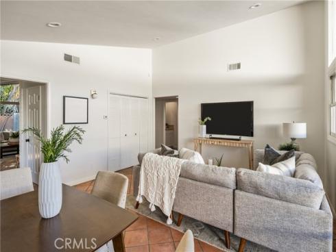 337 Vista Baya , Costa Mesa, CA