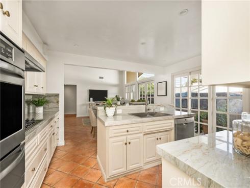 337 Vista Baya , Costa Mesa, CA