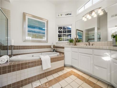 337 Vista Baya , Costa Mesa, CA