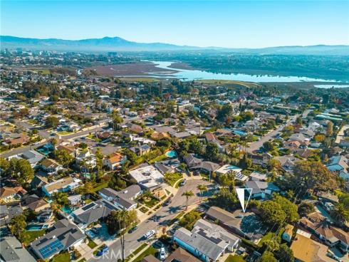 337 Vista Baya , Costa Mesa, CA