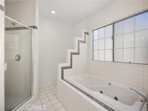 286  Carefree  , Costa Mesa, CA