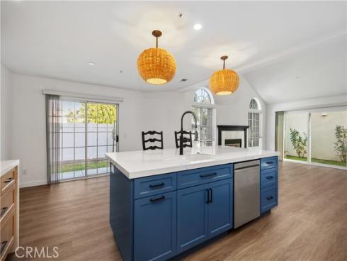 286  Carefree  , Costa Mesa, CA