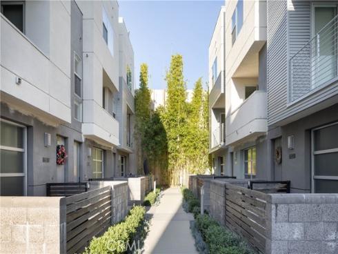 1532  Maxwell Way  , Costa Mesa, CA