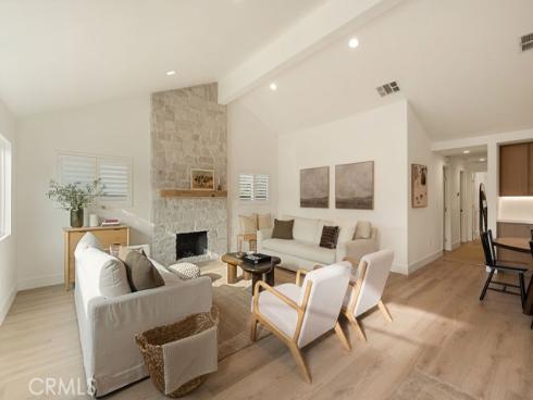 208  Susannah Place  , Costa Mesa, CA