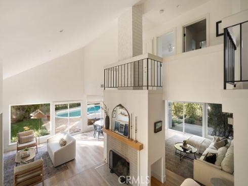 1086  Vallejo  , Costa Mesa, CA