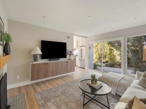 1086  Vallejo  , Costa Mesa, CA