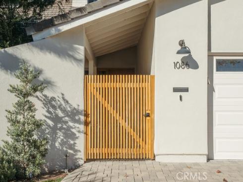 1086  Vallejo  , Costa Mesa, CA