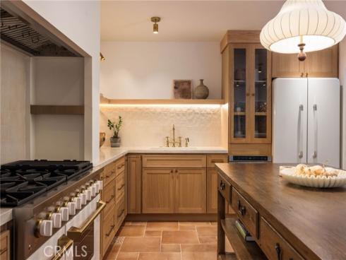 1096  Tulare  , Costa Mesa, CA