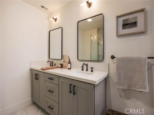 1096  Tulare  , Costa Mesa, CA