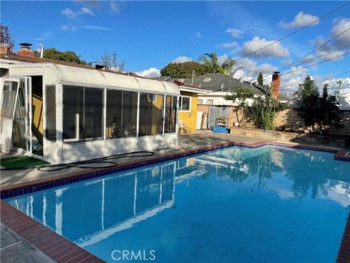 825  Sonora   Road, Costa Mesa, CA