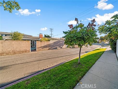 1741  Tustin  11A  Avenue, Costa Mesa, CA