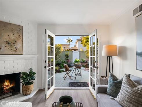 1741  Tustin  11A  Avenue, Costa Mesa, CA