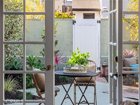 1741  Tustin  11A  Avenue, Costa Mesa, CA