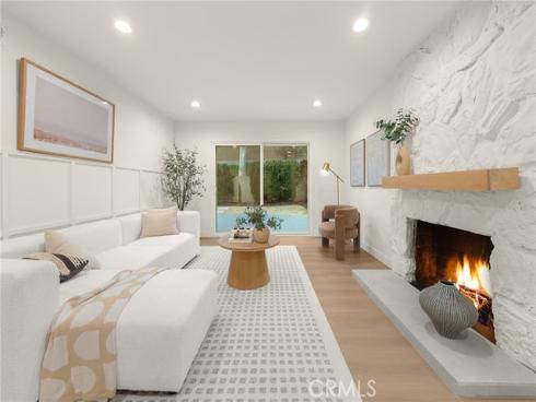 952 Cheyenne , Costa Mesa, CA