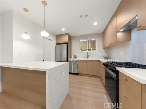 952 Cheyenne , Costa Mesa, CA