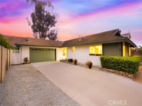 952 Cheyenne , Costa Mesa, CA