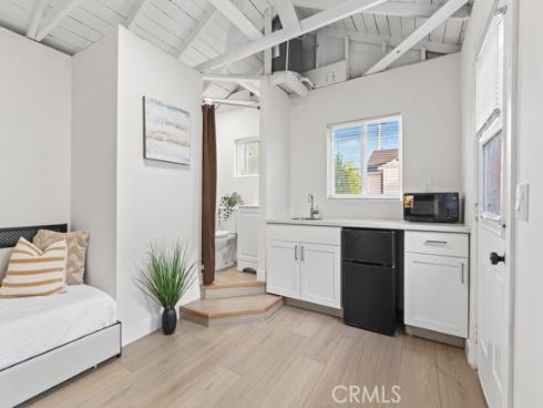 2019  Orange Avenue  , Costa Mesa, CA