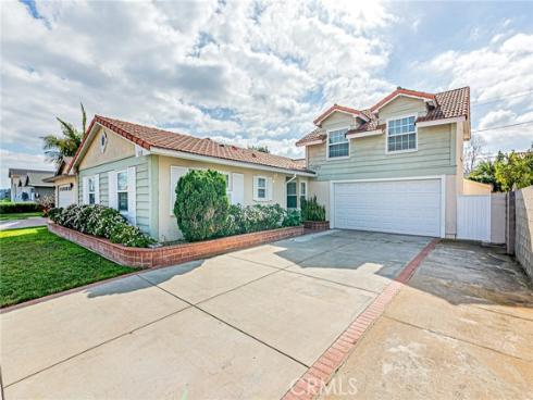 559  Traverse  , Costa Mesa, CA