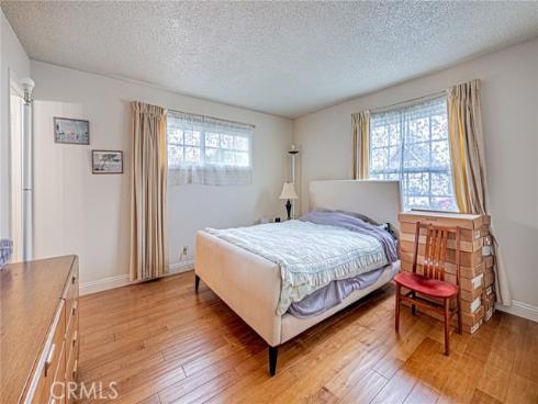 559  Traverse  , Costa Mesa, CA