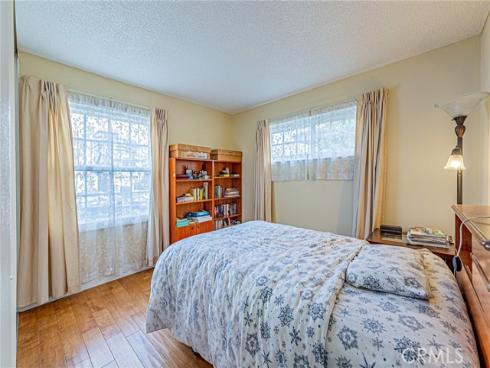 559  Traverse  , Costa Mesa, CA