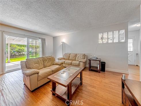 559  Traverse  , Costa Mesa, CA