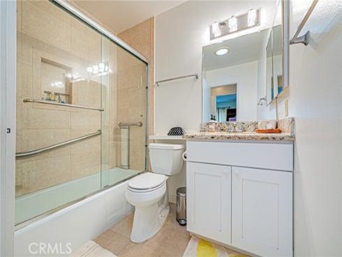 559  Traverse  , Costa Mesa, CA