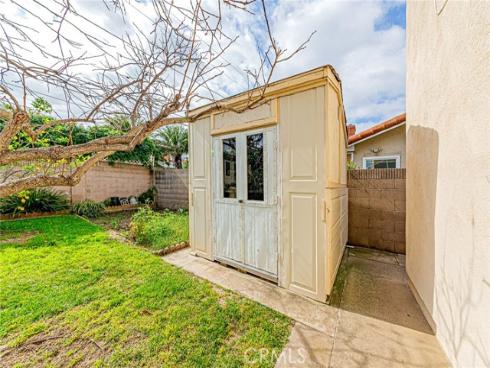 559  Traverse  , Costa Mesa, CA