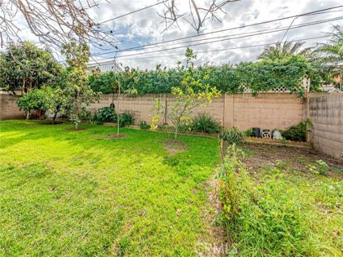 559  Traverse  , Costa Mesa, CA