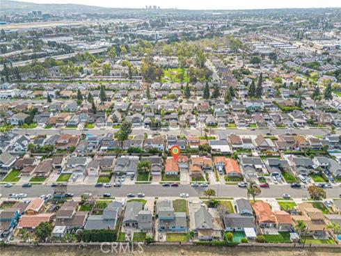 559  Traverse  , Costa Mesa, CA