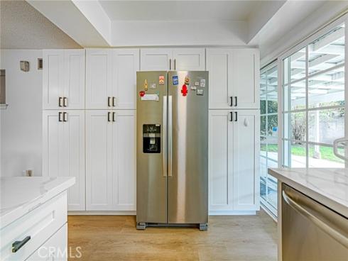 559  Traverse  , Costa Mesa, CA