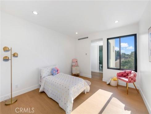 853  Oak  , Costa Mesa, CA