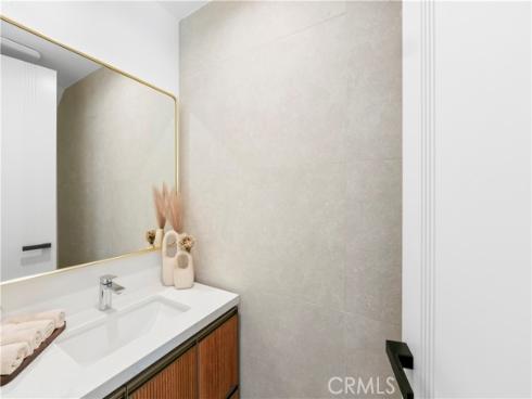 853  Oak  , Costa Mesa, CA