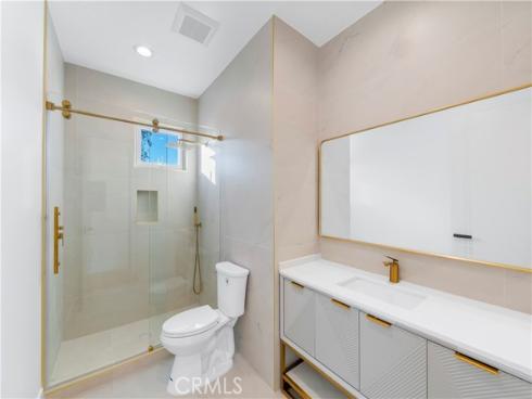 853  Oak  , Costa Mesa, CA