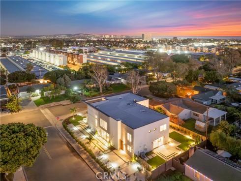 853  Oak  , Costa Mesa, CA