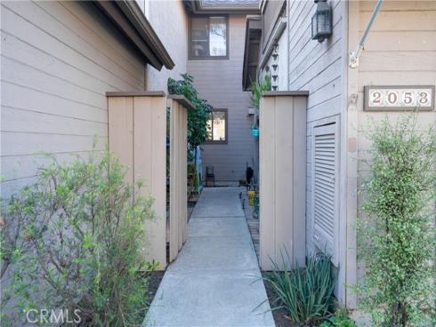 2053 Meadow View , Costa Mesa, CA