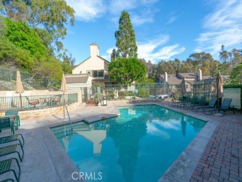 2053 Meadow View , Costa Mesa, CA