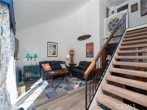 2053 Meadow View , Costa Mesa, CA