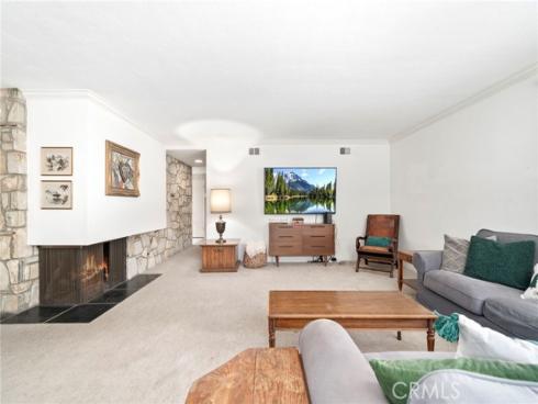 1906  Suva  , Costa Mesa, CA