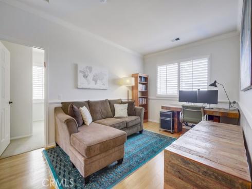 1581  Orange  B  Avenue, Costa Mesa, CA