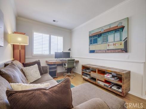 1581  Orange  B  Avenue, Costa Mesa, CA