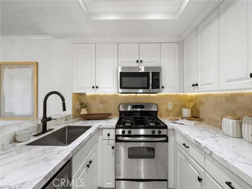 168  23rd  D , Costa Mesa, CA