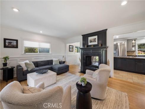 2038  Aliso   Avenue, Costa Mesa, CA