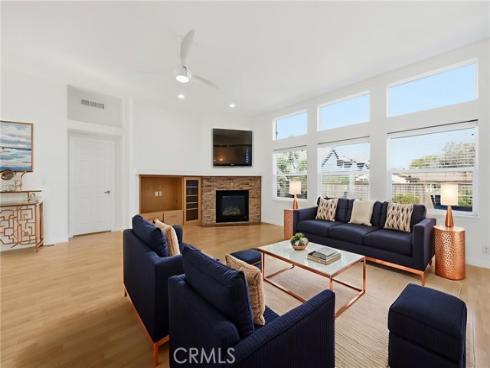 158  Cecil  , Costa Mesa, CA