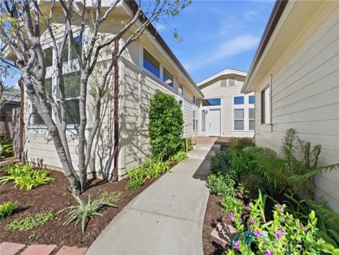 158  Cecil  , Costa Mesa, CA