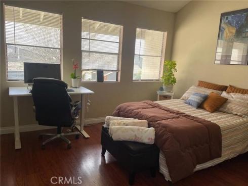 404  Brighton Springs  , Costa Mesa, CA