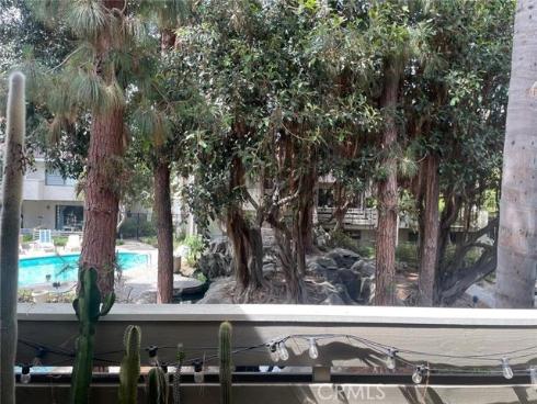 404  Brighton Springs  , Costa Mesa, CA